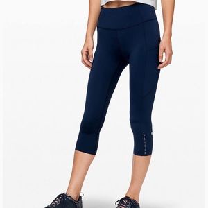 Lululemon Fast and Free 19” Crop, Navy Women’s 6